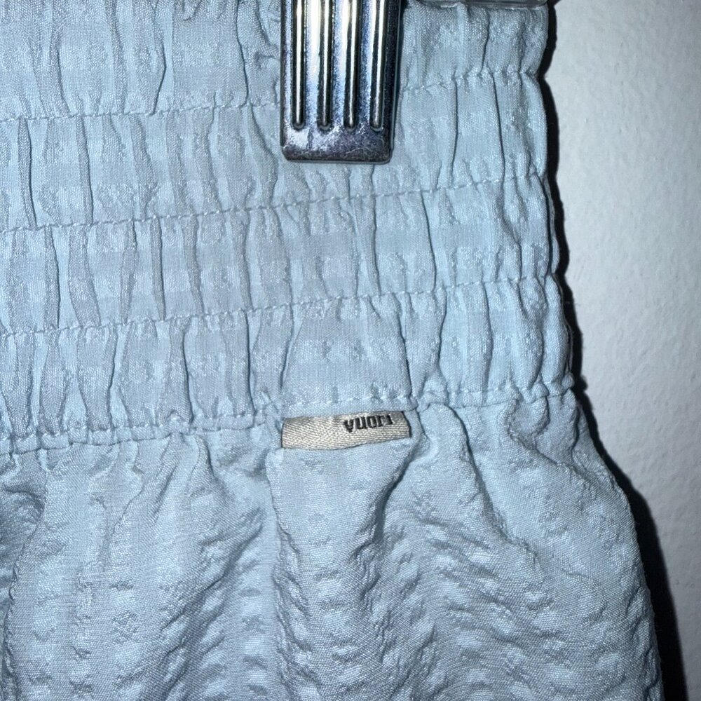 Vuori Villa Texture Shorts Size Large in Light Mist - Picture 5 of 5
